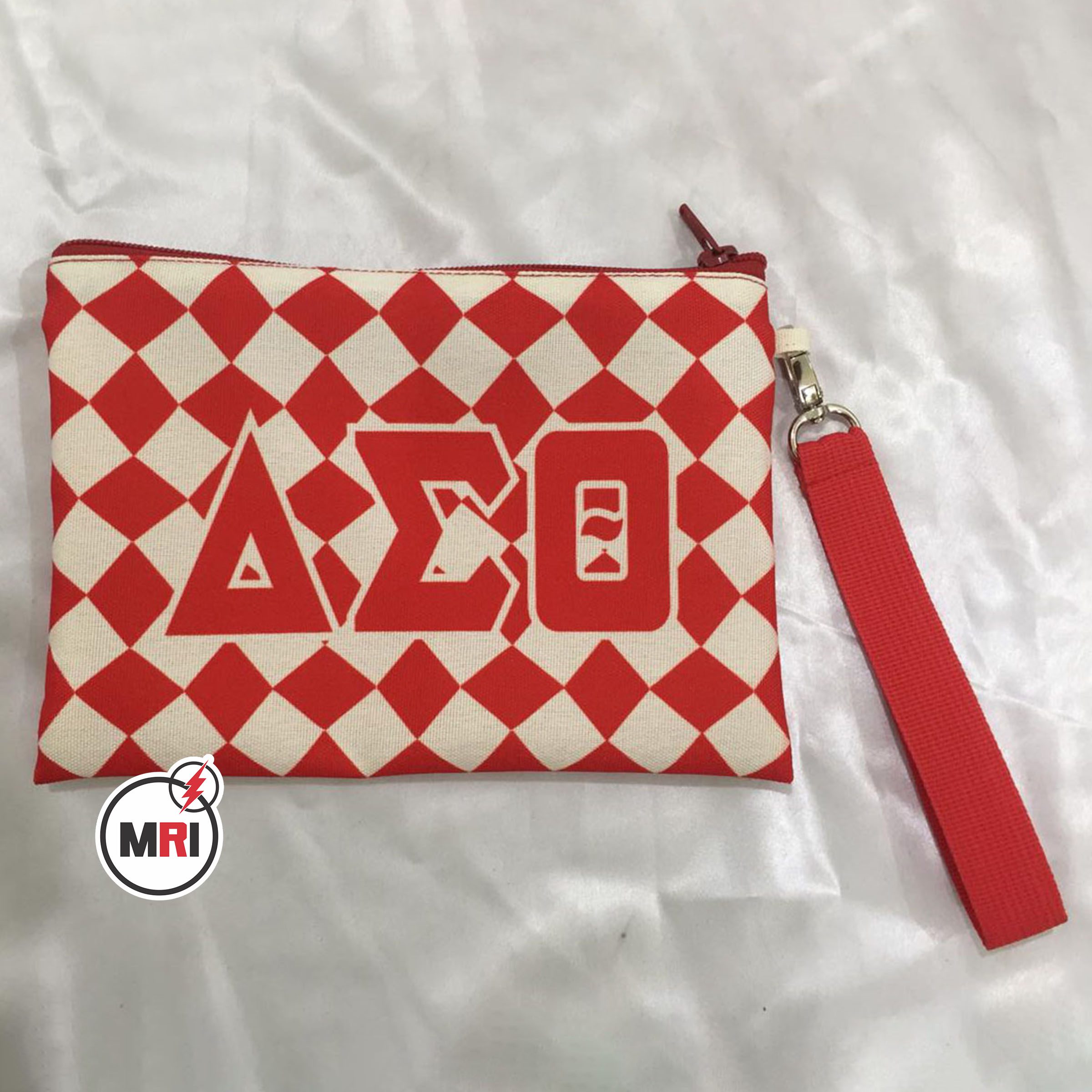 Delta Sigma Theta Hand Wristlet - Image 2